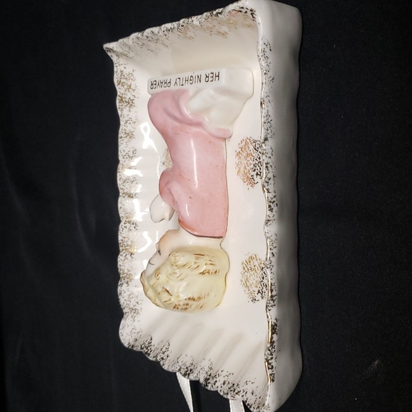 Vintage 1950s Japan "Her Nightly Prayer" Ceramic Plaque - Picture 2 of 5